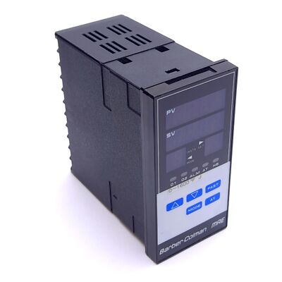 Barber Colman MAE1-10300 Temperature Controller, 0-1600°F Type J, 1/8 DIN Panel