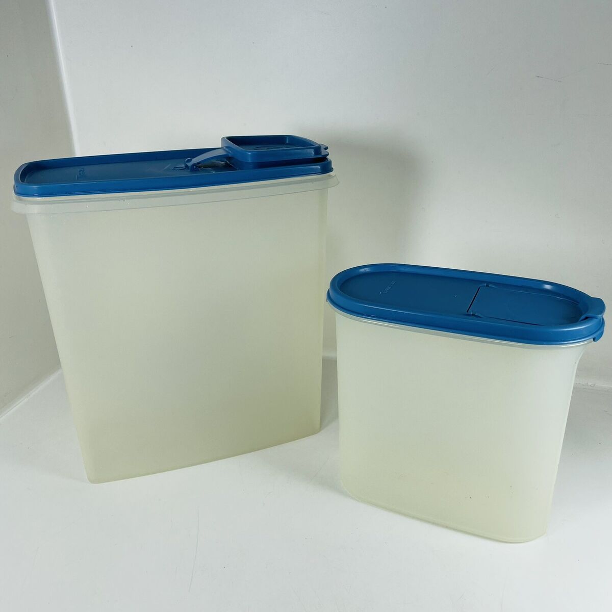 Tupperware Large Cereal Keeper Food Container Storage Pour All #1588