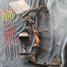 Mathews Switchback XT Compound Bow RH 29in Camo w/ Accessories & Arrows/Quiver