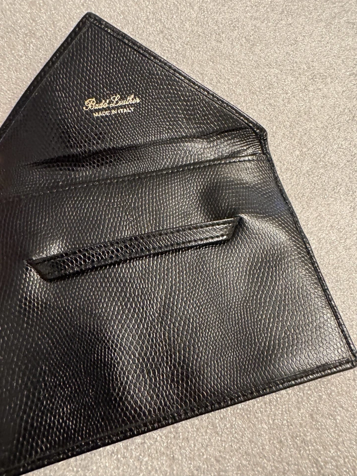 Cartera sobre Budd de cuero negro hecha en Italia Foto 4 de 4