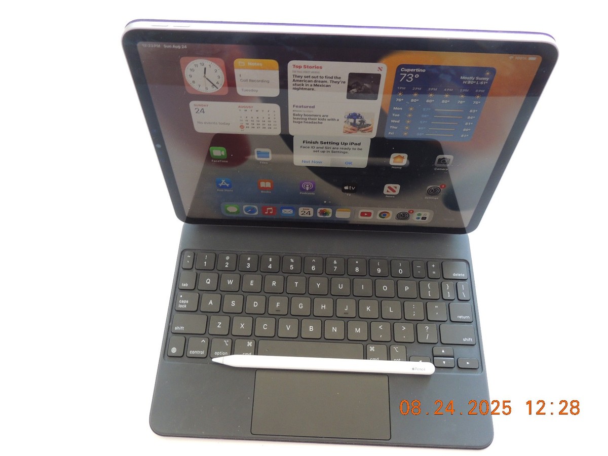 iPad Pro 11-in (4th generation) + Magic Keyboard + Apple Pencil