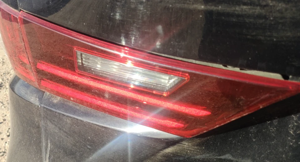 2014-2015 LEXUS IS250 左驱动侧 LED 盖安装尾灯原始设备制造商 — 第 2/3 张图片