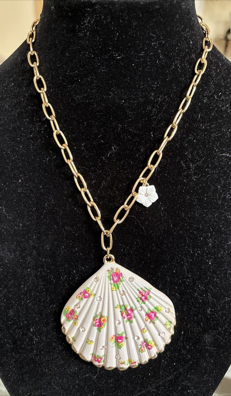 Betsey Johnson Shell Yeah statement necklace gold floral seashell NEW NWT