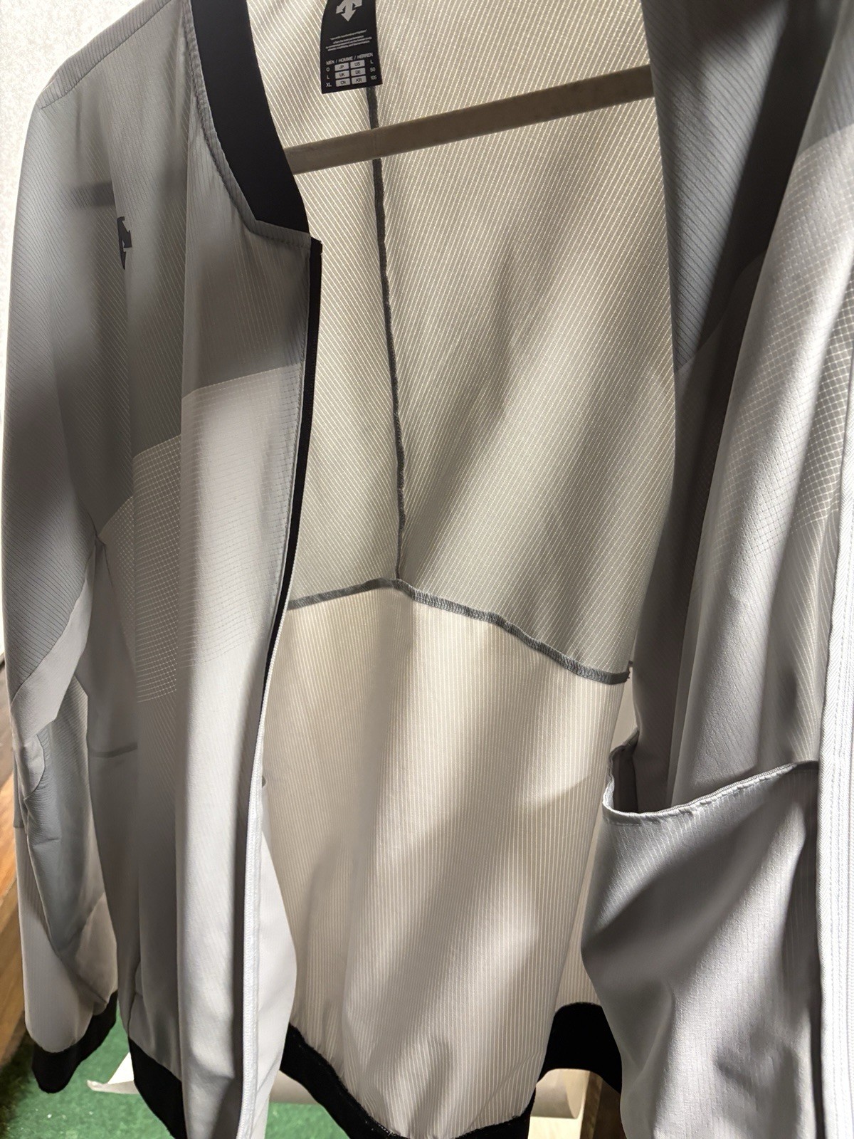 Descente Athletic Schematech Jacket  Technology: … - image 4