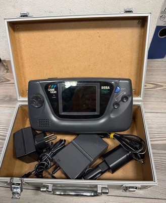 *** SEGA GAME GEAR Konsole + Ladekabel + Alukoffer *** TEILDEFEKT