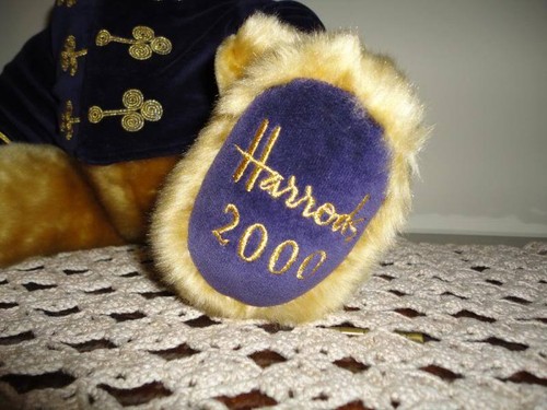 Harrods Knightsbridge 13 Inch LARGE Christmas Bear 2000 - Picture 3 of 5