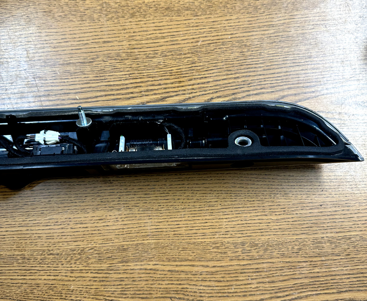 2014-2022 Maserati Ghibli Trunk Deck Lid License Lamp Molding Cover Trim Panel