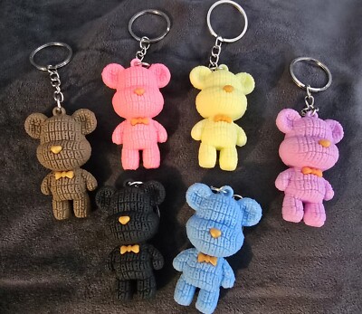 Teddybär Schlüsselanhänger, personalisiert mit Initialen.