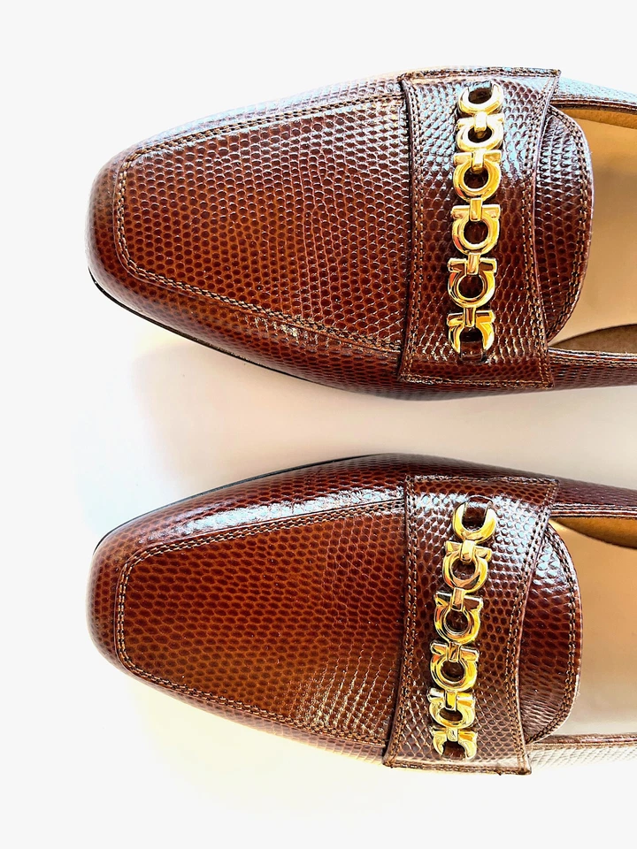 Ferragamo Boutique Becerro Lagarto Elegante Pisos con Detalle de Cadena Talla 9B Foto 2 de 4