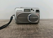 Fujifilm FinePix A205s Digital Camera 2.0 Mega Pixels Silver - NOT WORKING