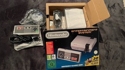 NINTENDO CLASSIC MINI: NINTENDO NES Mini KONSOLE + 2 CONTROLLER + 30 Spiele