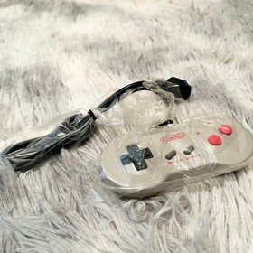 New Nintendo Famicom AV Console CIB Excellent Condition 2 Controllers Japan