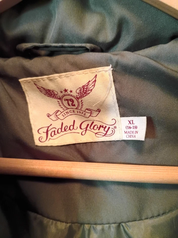 Chaqueta acolchada verde oliva Faded Glory Parka con capucha de piel para mujer talla XL Foto 4 de 4