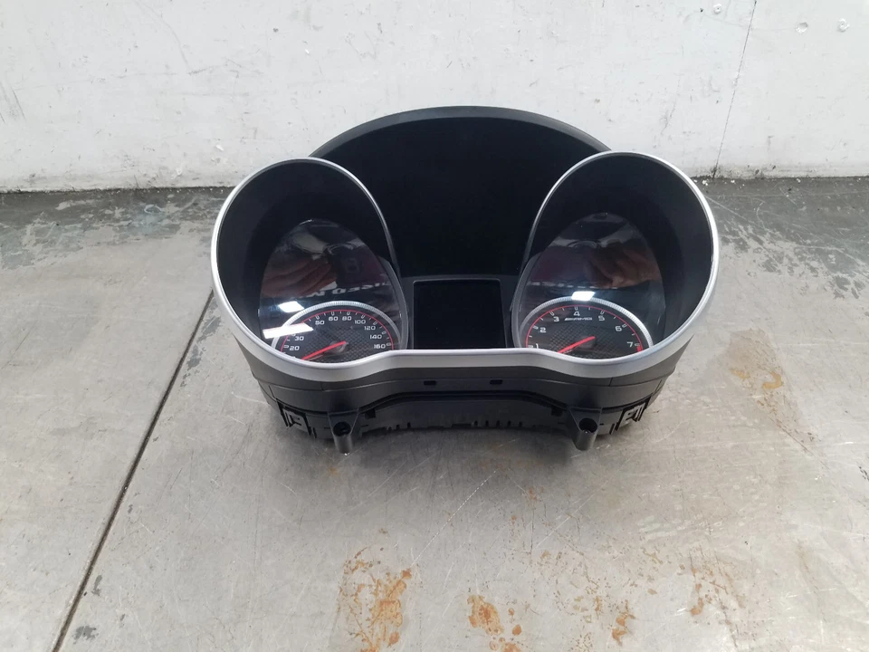 Mercedes AMG C 63 S 2017 calibre clúster #4347 i5 Foto 2 de 4