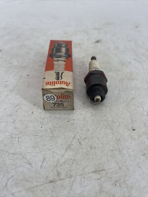 NEW OEM Autolite Spark Plug 725 Suppressor