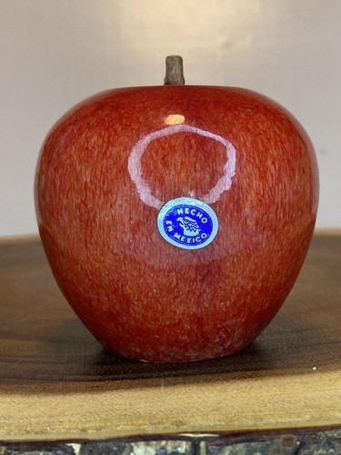 Neu geschnitzter Briefbeschwerer Alabaster ROTER APFEL mit Holzstiel 2,5" Obstdekor Mexiko. - Bild 2 von 8