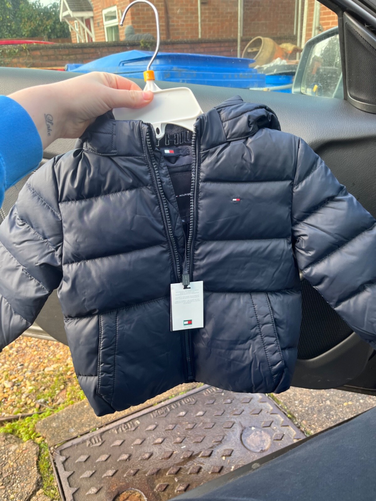Tommy Hillfiger Essential down Jacket boys age 2 years image 2