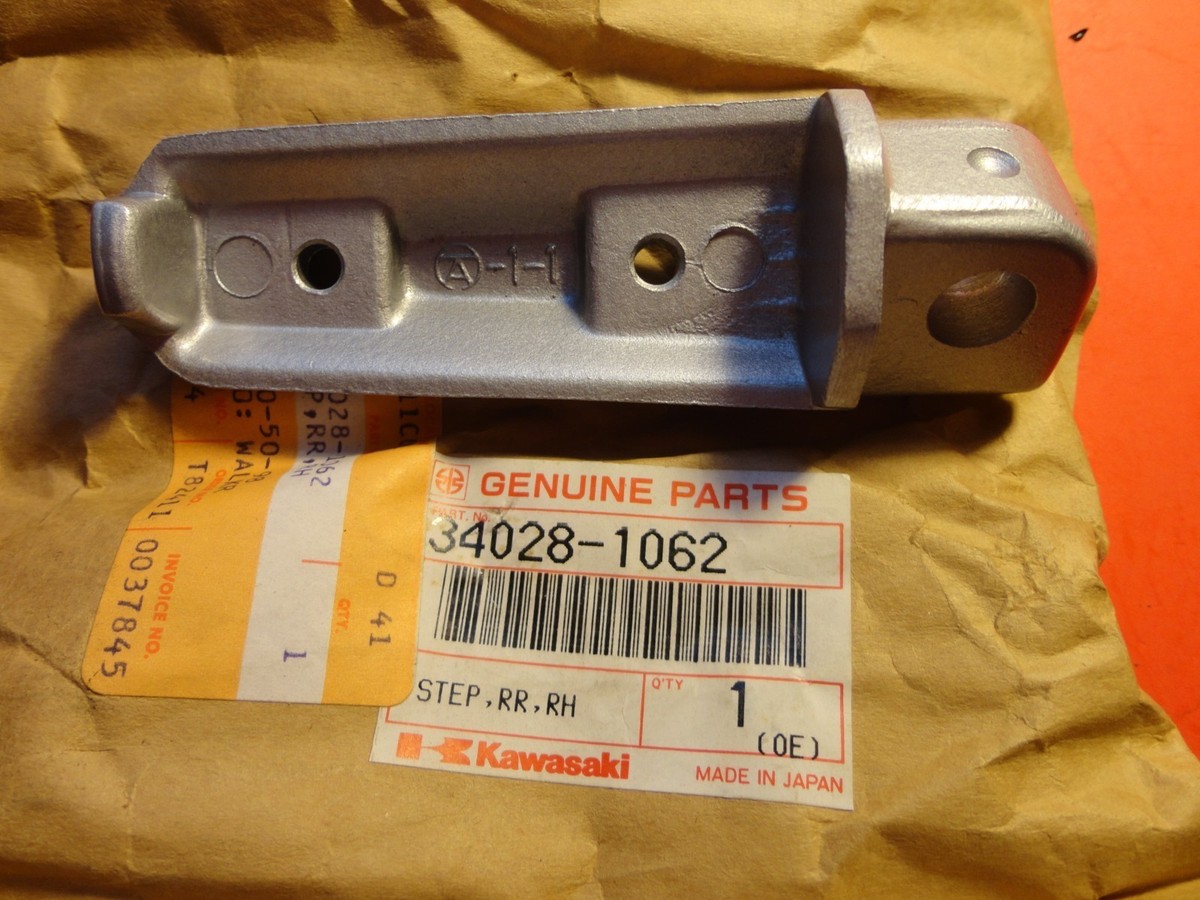 わたt ty pu NOS NEW ORIGINAL KAWASAKI ZX750 TURBO ZX1100 ZN1100 RIGHT REAR