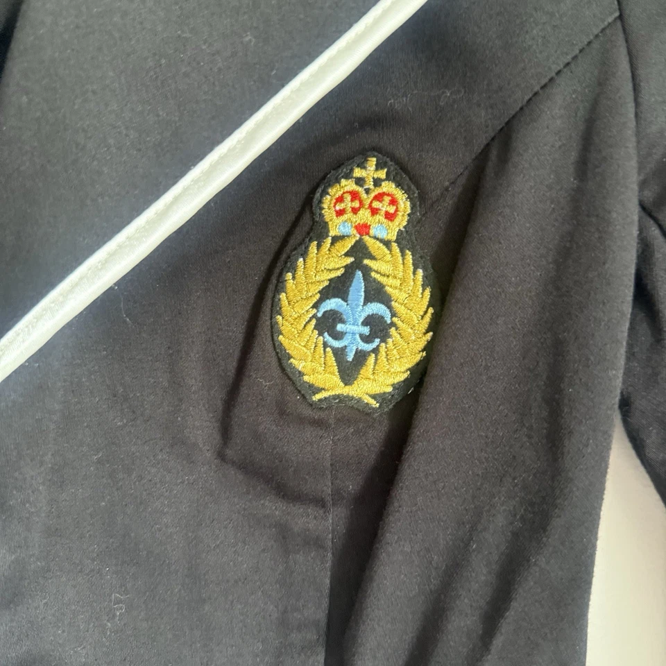 Blazer Rampage Y2K Crest Negro Blanco Piping Preppy Academia Chaqueta Ajustada Pequeña Foto 2 de 4