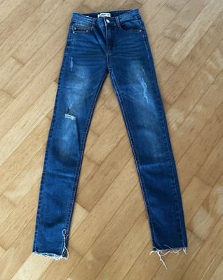 PULL&BEAR Damen Jeans Gr. 32 Schrittlänge 70cm Skinny blau Denim Distressed