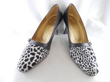 VALENTINO GARAVANI Valentino Garavani  Leather Pumps 5.5 22.5 Worn a few times S