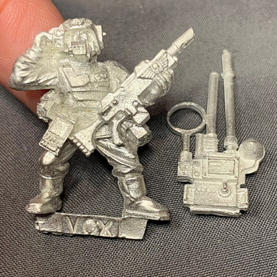Warhammer 40K Astra Militarum Cadian Command Squad Vox Caster 2003 Metal OOP