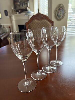 Set 4 Vtg delicate and Elegant Crystal Wine Glass 8 1/4  with outside dots