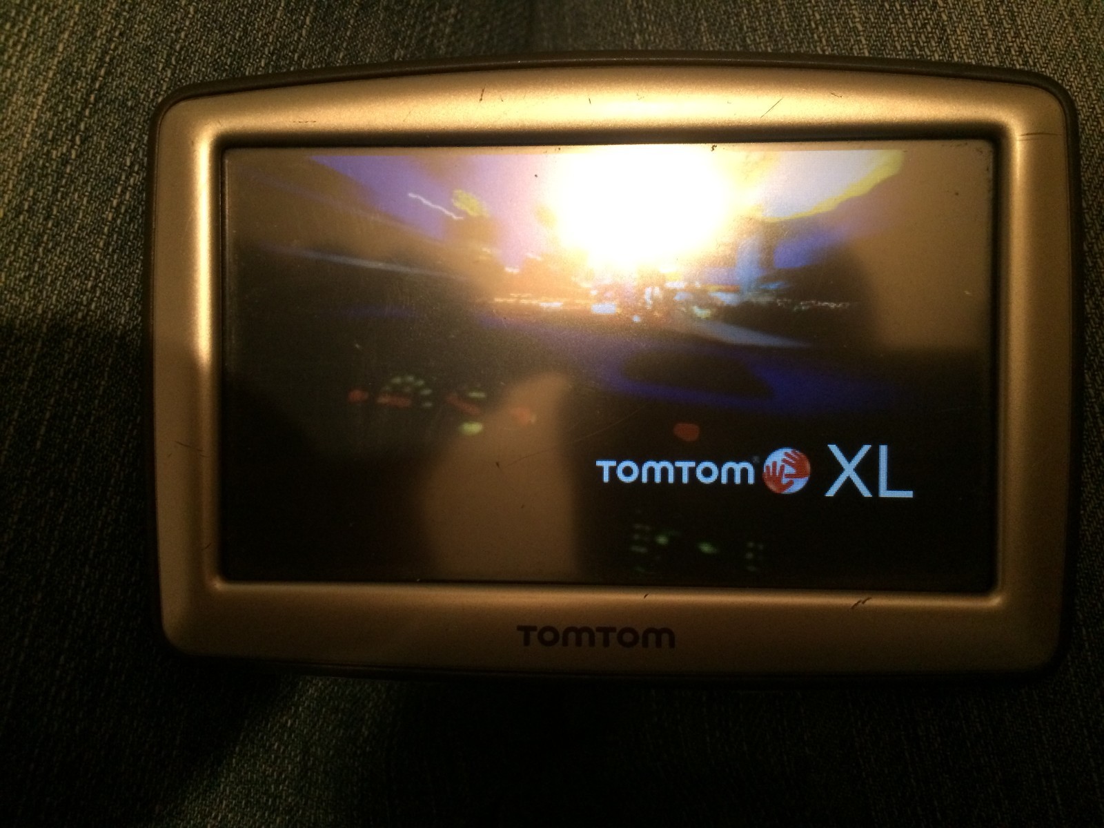 TomTom XL 4EGO.001.00R AUTOMOTIVE GPS RECEIVER , SAT NAV .working great . eBay