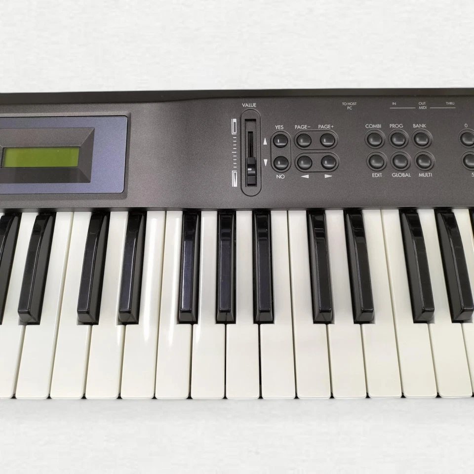 KORG X5D Keyboard Synthesizer 61 Key Synth Built-in Effects Digital 8MB - Image 3 of 4