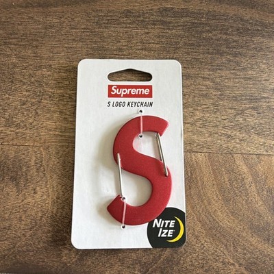 Supreme Nite Ize S Logo Keychain Carabiner Red FW21 (2021)