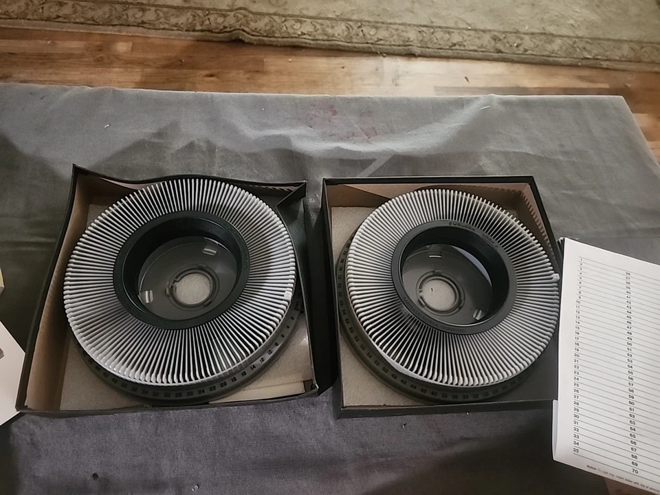 Lot Of 2 Kodak Carousel Transvue 140 & 80 Slide Tray with original DAMAGED box - Image 3 of 4