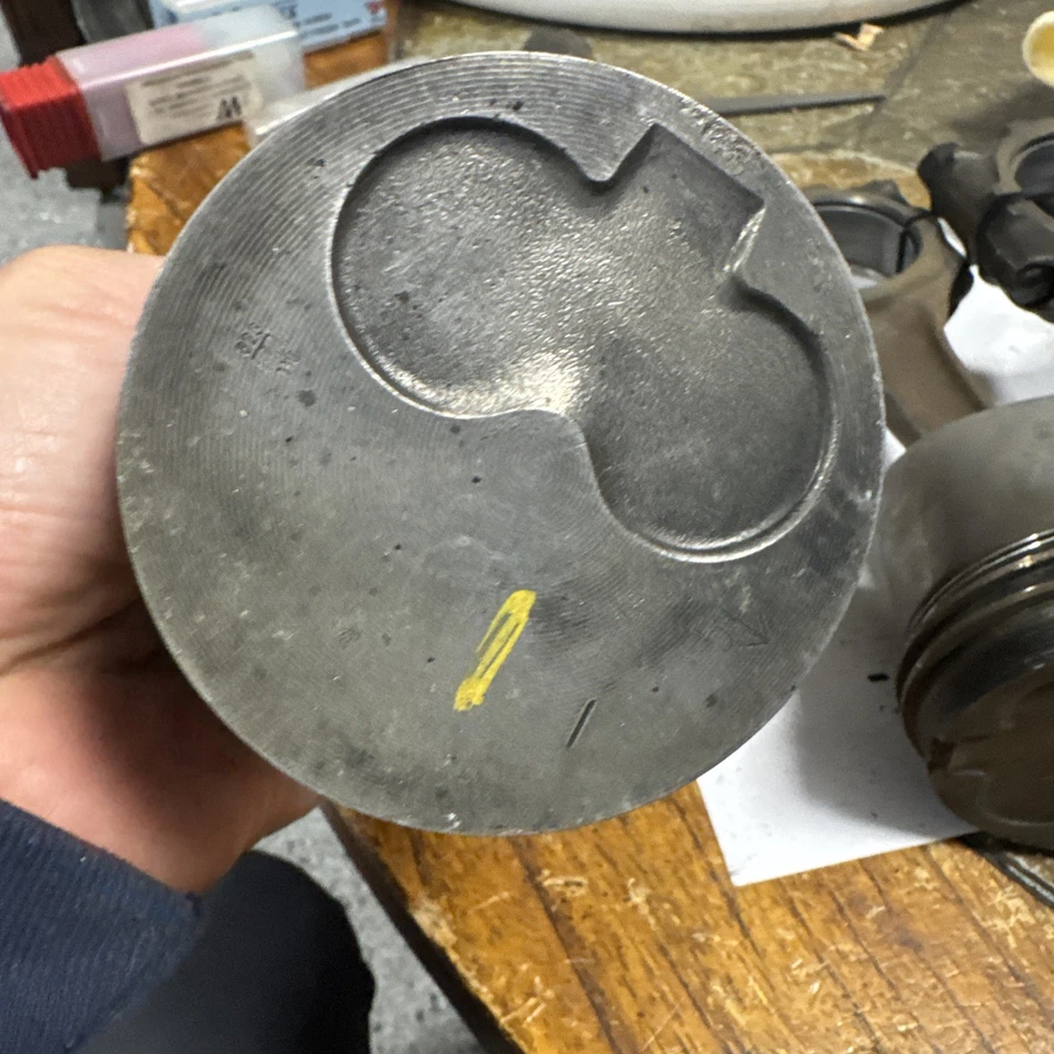 Pistones VW Hechos en Alemania “85” “76 48” 890 Ger 4 Venta Total Inmobiliaria Foto 3 de 4