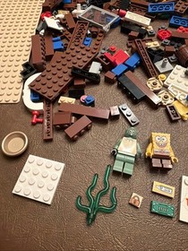 Lego SpongeBob 3825 Krusty Krab Set Incomplete - Includes 2 of 3 Minifigs