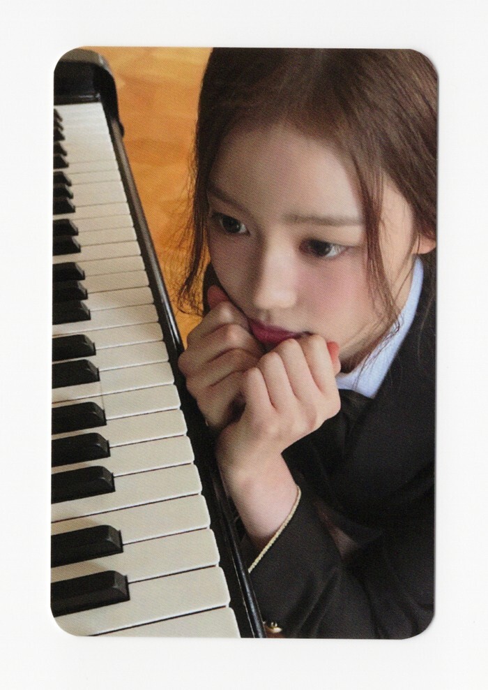 IZNA 2025 Photobook Dear. naya, From. izna [SOUNDWAVE] POB