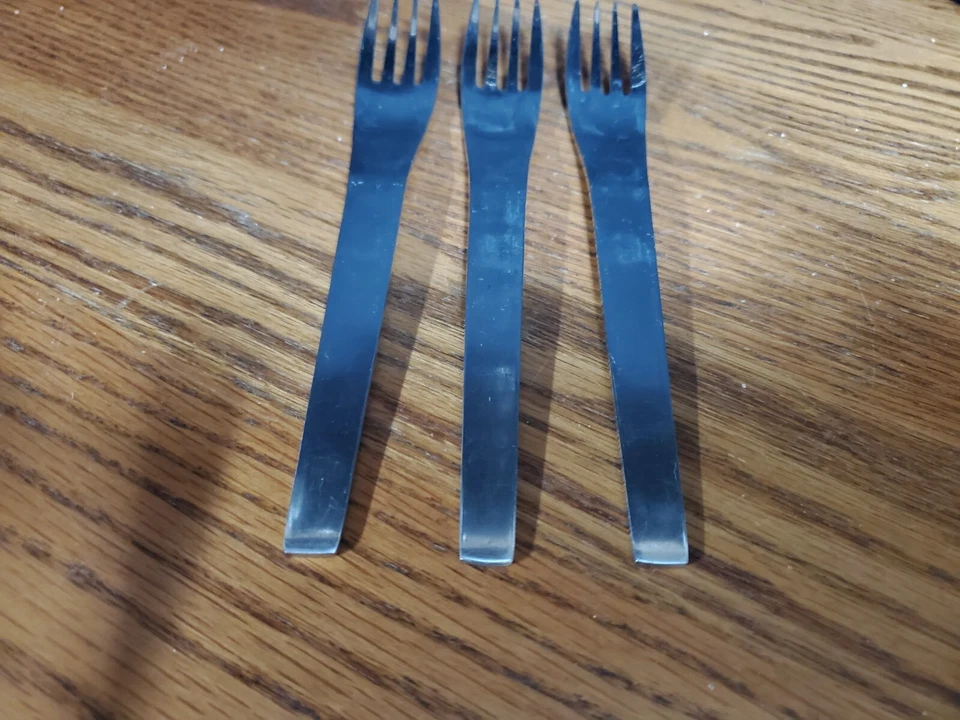 3 DINNER FORKS Dalia PICASSO Satin 20/12 Stainless Modern Spain 7 7/8" - Image 4 of 4