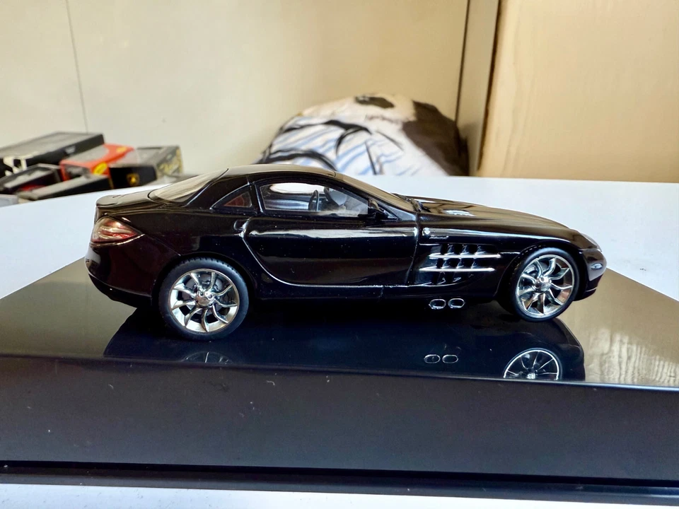 AUTOART 56122 MERCEDES BENZ SLR MCLAREN NERO 1/43 - Immagine 3 di 4