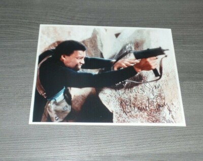 BERNIE CASEY (+) *James Bond*, original signed Photo 20x25 cm (NST)