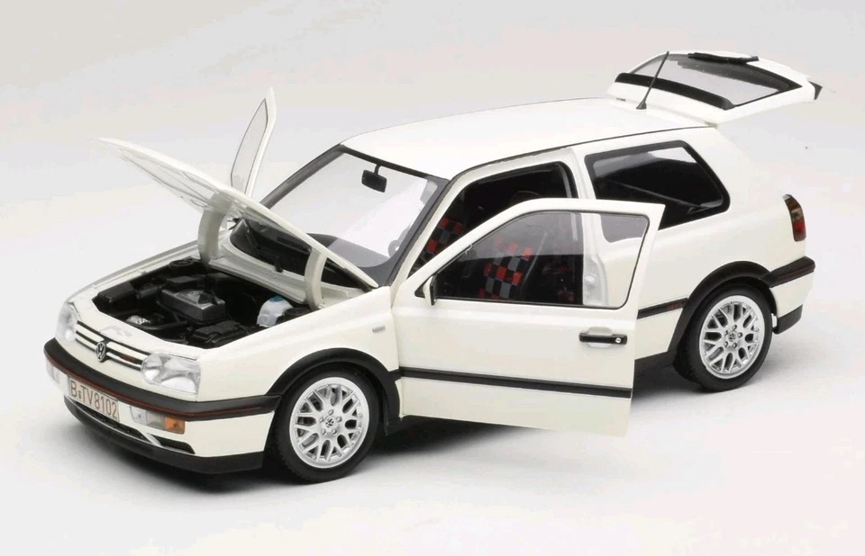Volkswagen Golf GTI III 20 Years Anniversary Edition Candy White 1996 Norev 1:18 - Immagine 3 di 4