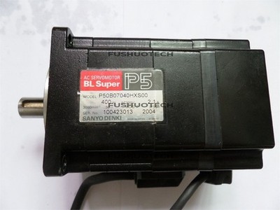 1Pc Used   Servo Motor P50B07040HXS00 cb *hu