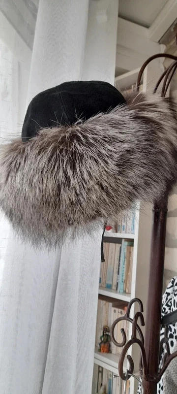 chapeau cuir et fourrure synthétique taille M - Photo 1/4