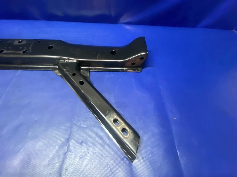 11-20 INFINITI QX56 QX80 后发动机安装子框架十字纹支架 77927 — 第 2/4 张图片