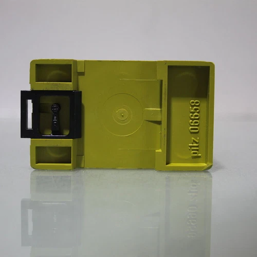 Relé de seguridad Pilz PNOZ 5 474597 230-240V NUEVO 1 PIEZA - Imagen 3 de 3