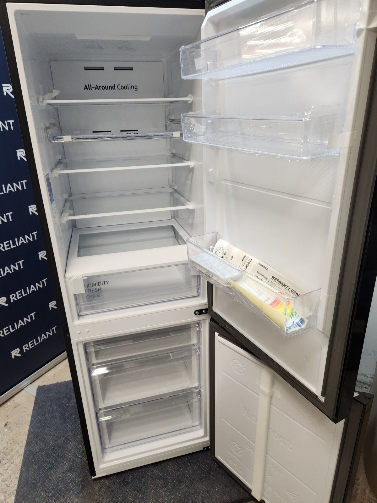 Samsung Series 5 RB34T602EBN/EU Classic Fridge Freezer Black Refurb