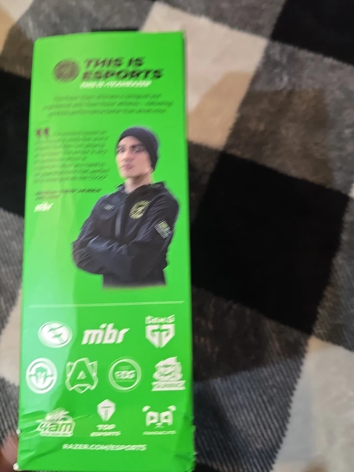 Razer Viper Ultimate Wireless Optical Gaming Mouse - Black - Image 2 of 4