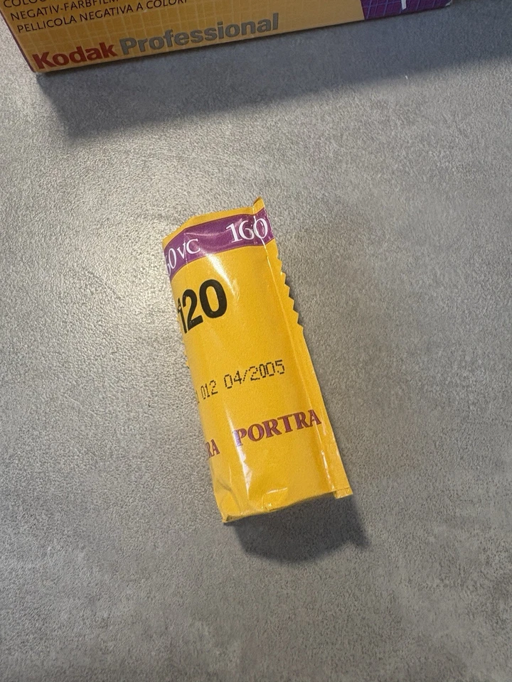 Kodak Portra Professional 120 160 VC - Pro Pack 16/20 - Exp 2005 - Gekühlt  - Bild 3 von 3