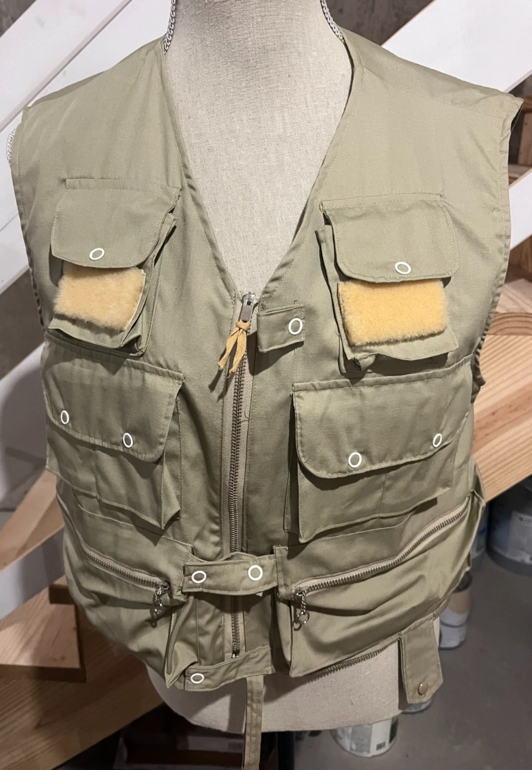 Vintage The Complete Angler Field of Sports Fly Fishing Tackle Cargo Vest Size M
Opens in a new wind