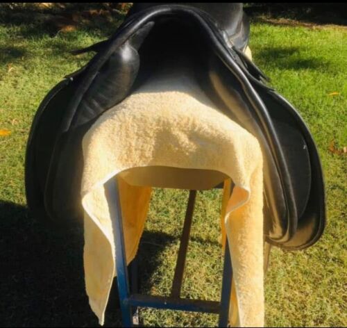 KN Symphonie Dressage Saddle 17 Inch - Picture 3 of 6