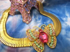 EXQUISITE CRYSTAL RHINESTONE BUTTERFLY STATEMENT GOLD TONE PENDANT CHOKER