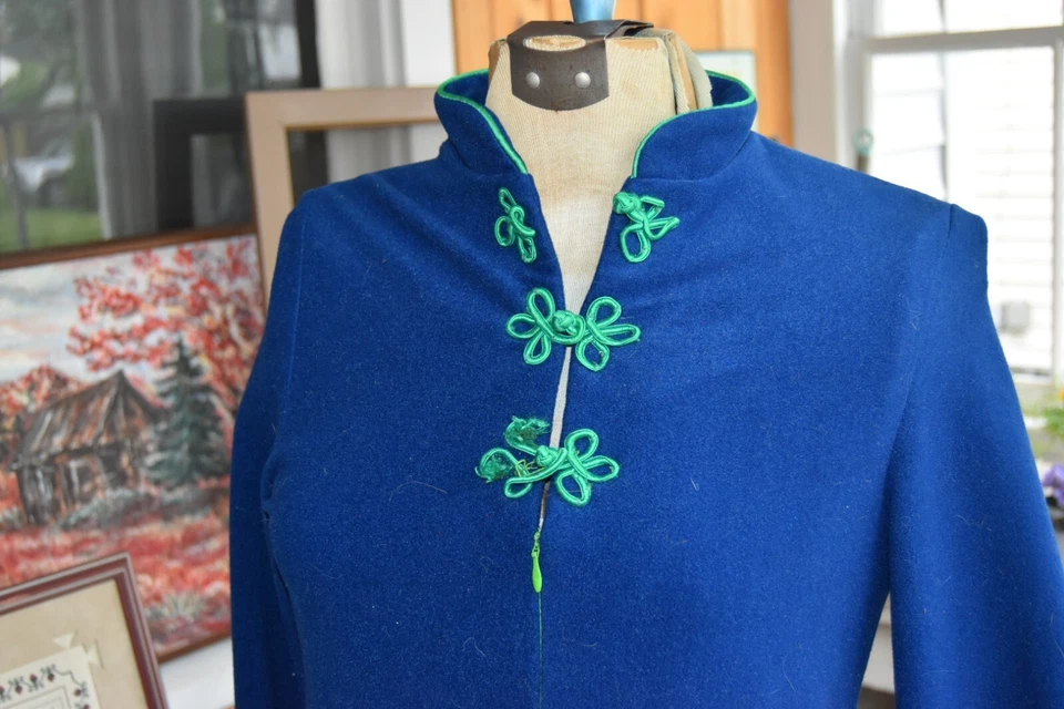1970s Asian-Inspired David Brown Robe - Blue & Green Bell Sleeves, Size Small - Image 3 of 4