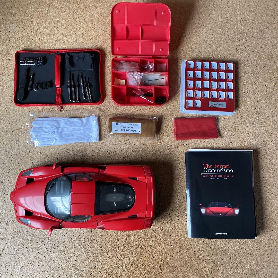 DeAGOSTINI Enzo Ferrari Granturismo 1/10 World Super Car DeAGOSTINI Enzo Ferrari Granturismo 1/10 World Super Car